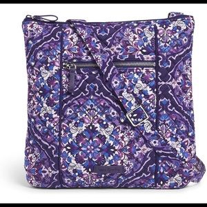 Vera Bradley purse. NWOT. Mint condition.